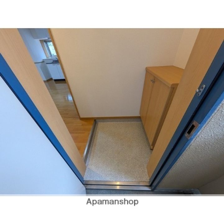 フローラTWO303の玄関