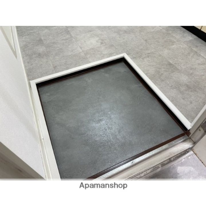 古川ハイツ101の玄関