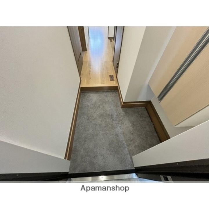 クレスト青柳の玄関