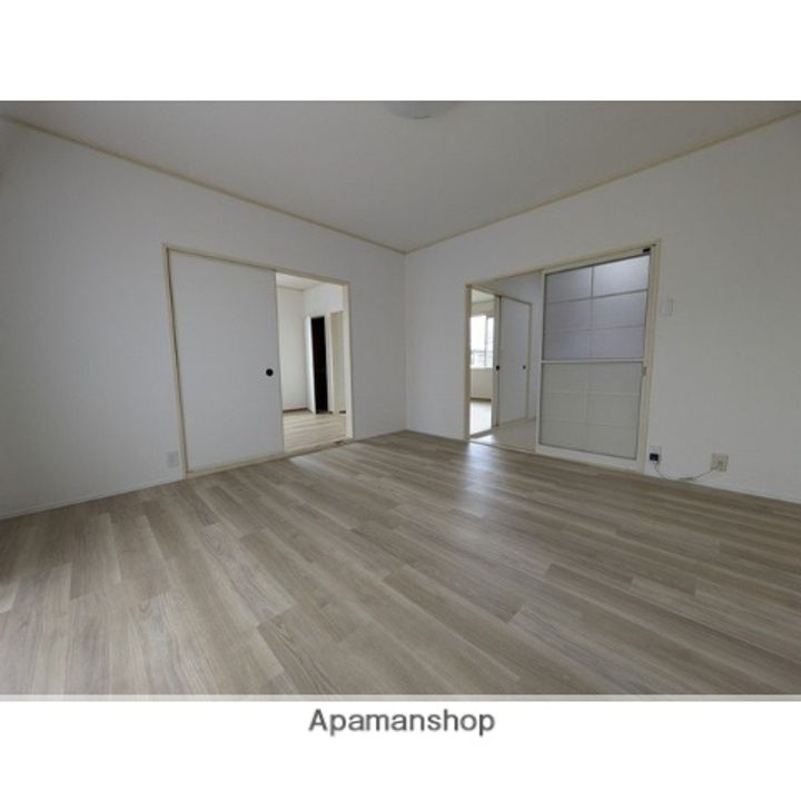 ハピネス(柏木町)201の居間