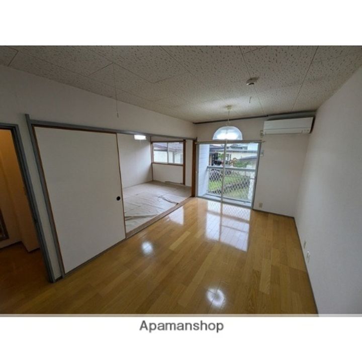 アーバンハイツ(東根市)207の居間