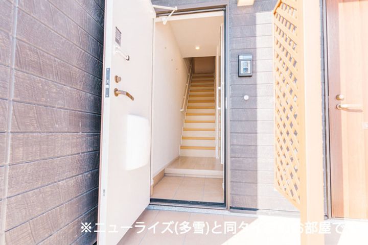 ハピネス落合Aの玄関