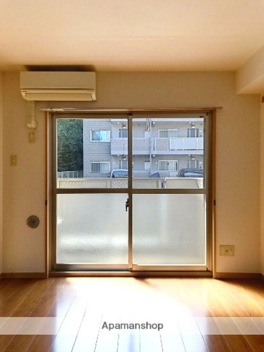 茨城県古河市東諸川の賃貸マンションの居間