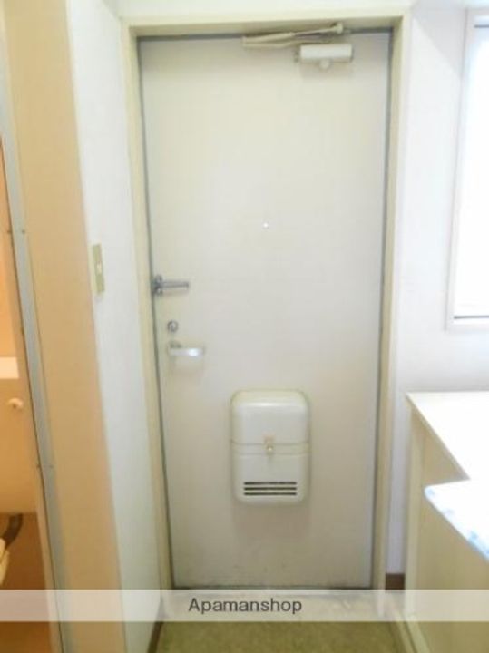 コーポベルウッドⅡ202の玄関