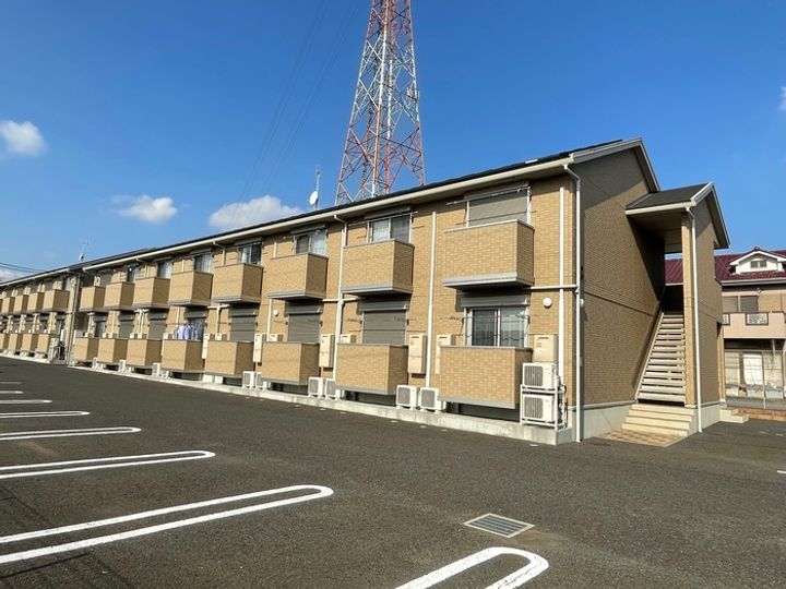ロイヤルサンハイツ Eの外観