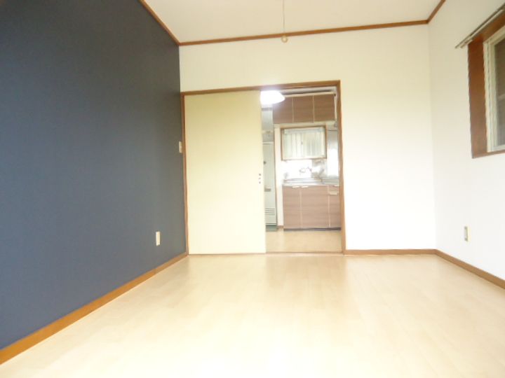 第2サンハイツ202の居間