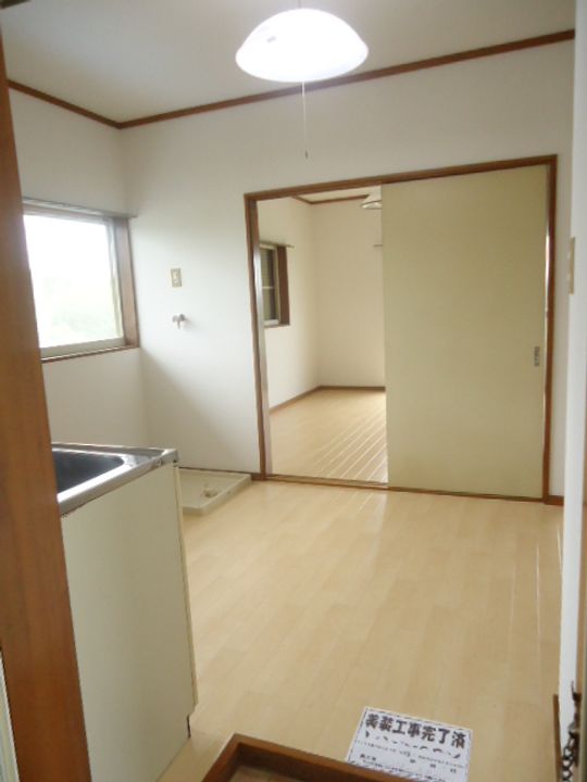 第2サンハイツ202の玄関