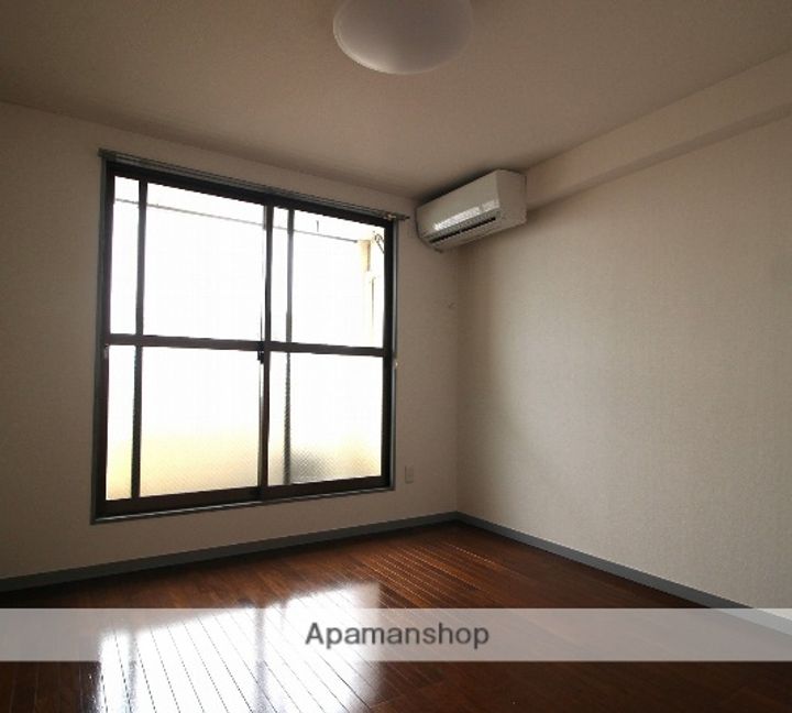 小島ビル305の居間