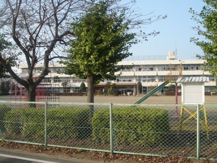 アルページュの周辺