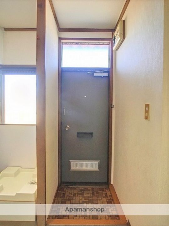 上辺見南ハイツの玄関