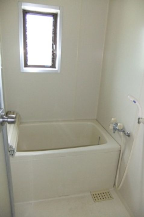 茨城県古河市関戸の賃貸アパートの風呂