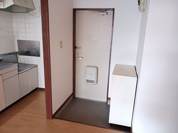 エルディム寿の玄関