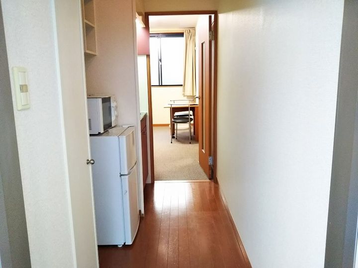 レオパレスフローラの玄関