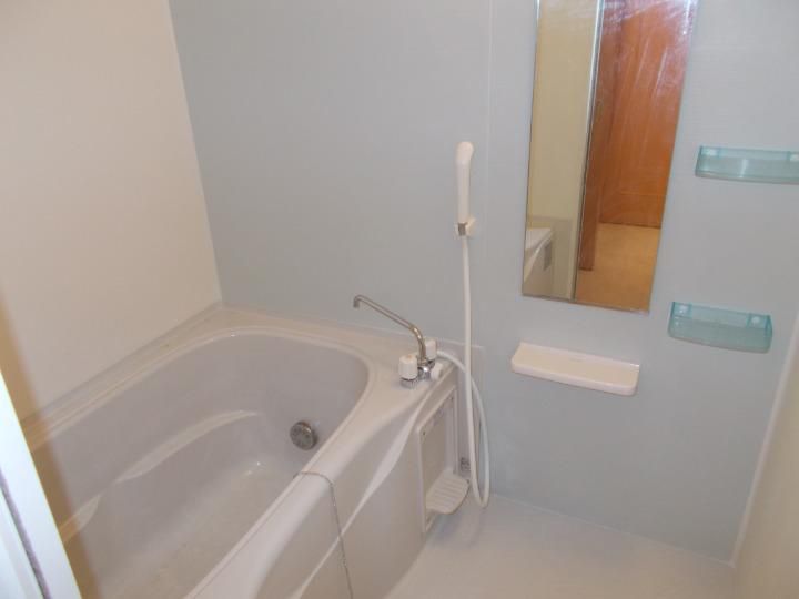 ポライトリーAの風呂