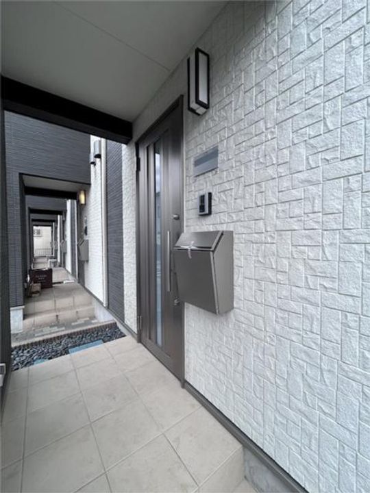 WING COURT 参番館の玄関