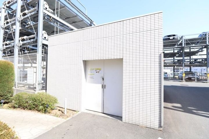 フロンティア・コンフォート研究学園の内装