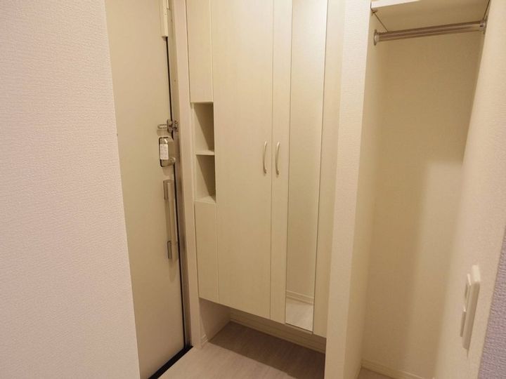 コネクトみどりのの玄関