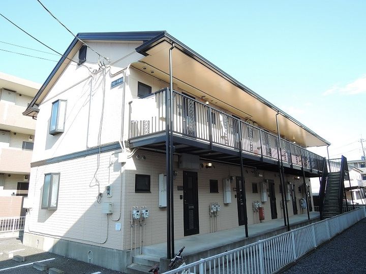 フローラ春日の外観