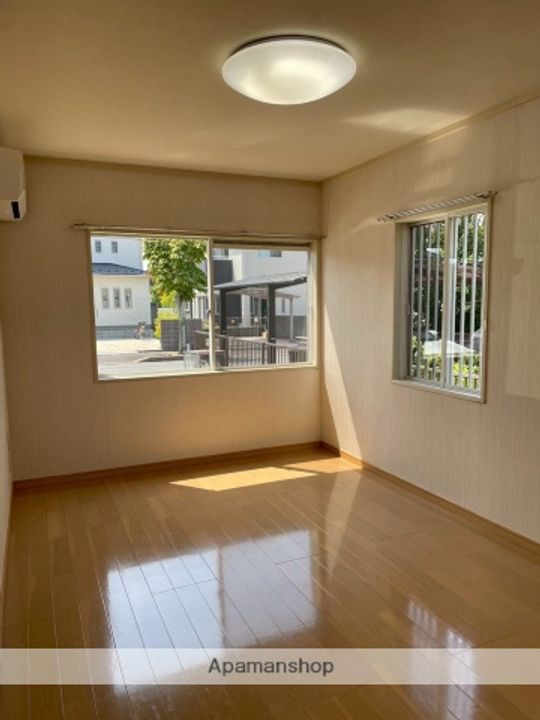 サツキハイツ102の居間