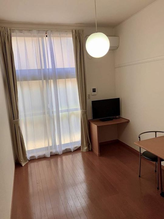 レオパレス守谷中央の居間