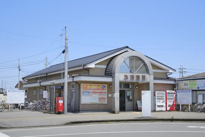 クレセントコートの周辺