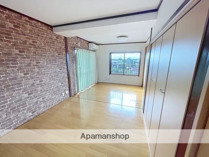 グランドハイツダイケーの居間