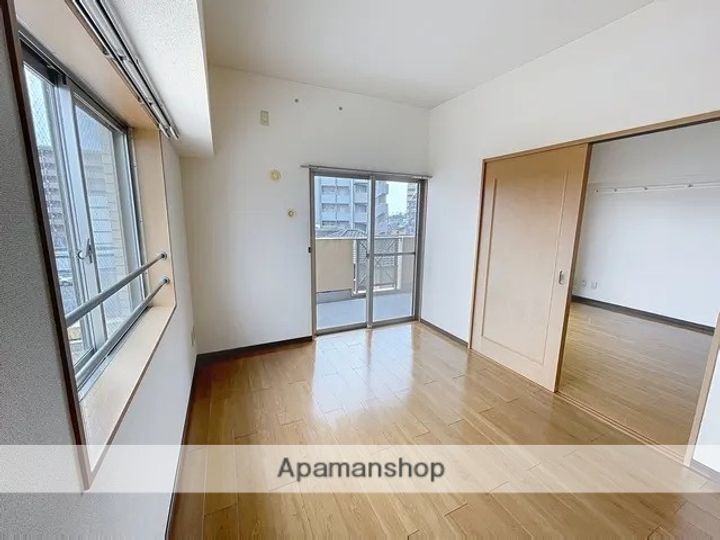 クロワサンスの居間