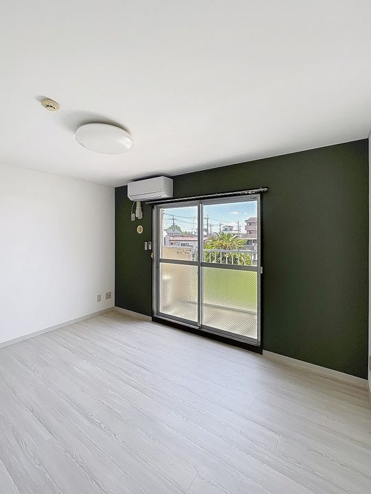 ドマーニ青山307の居間