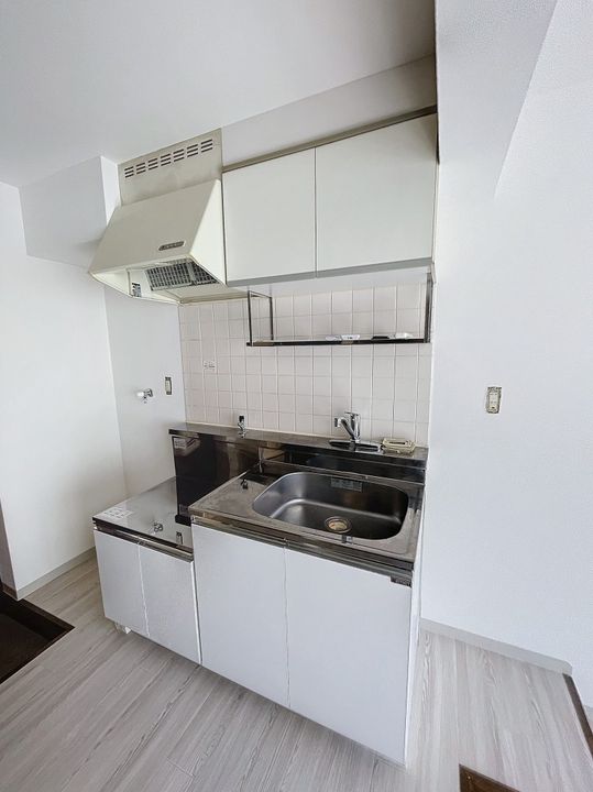 ドマーニ青山303のキッチン