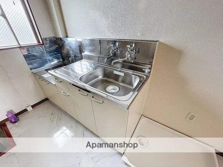ベルビーハイツ302のキッチン