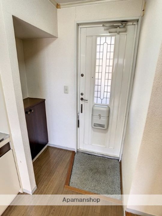 クライムハイツA棟102の玄関