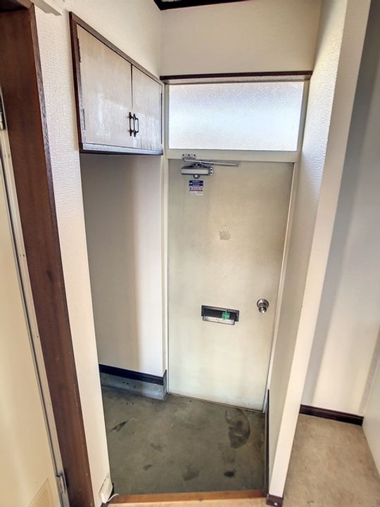 パール・ハピネス203の玄関