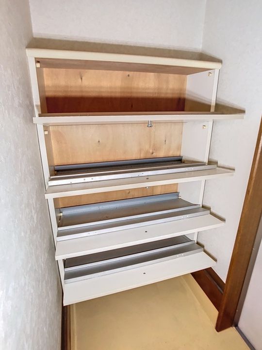 イースタン鶴田3の内装