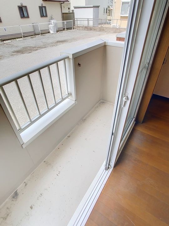 イースタン鶴田3の内装