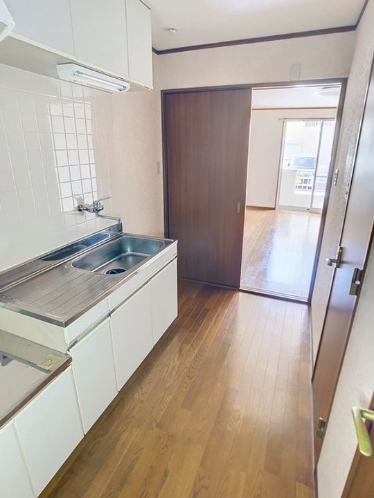 イースタン鶴田6の内装