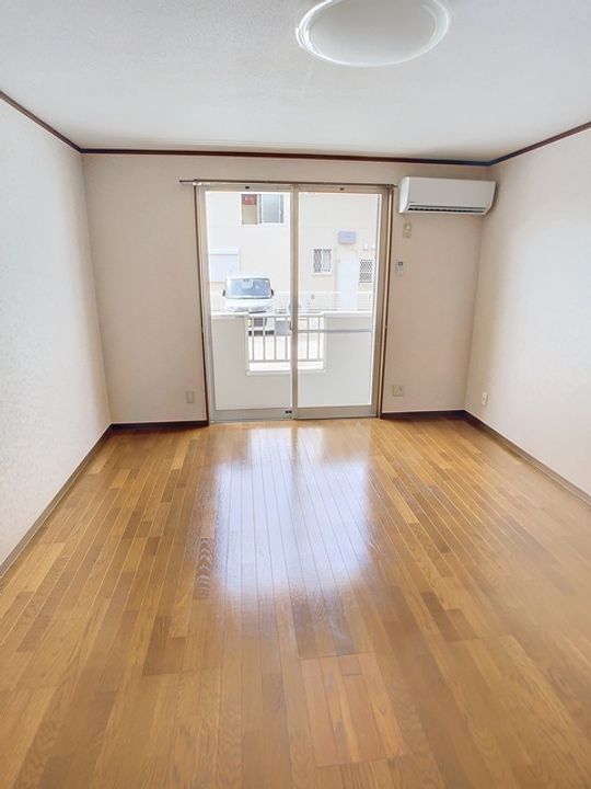 イースタン鶴田6の内装