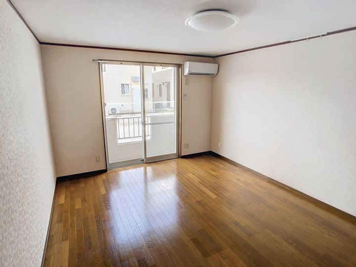 イースタン鶴田6の居間