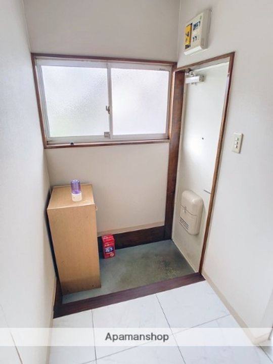 メゾンマチエール201の玄関