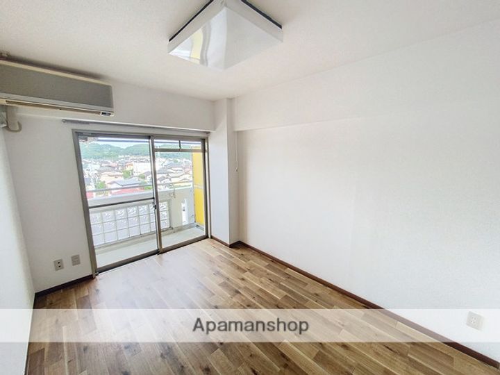 ドミール中村の居間