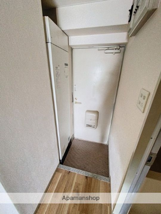 ドミール中村の玄関