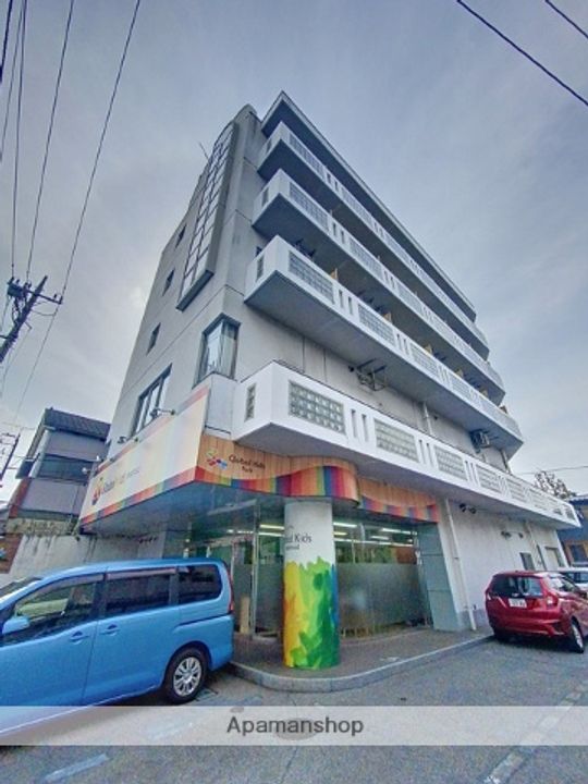 ドミール中村の外観