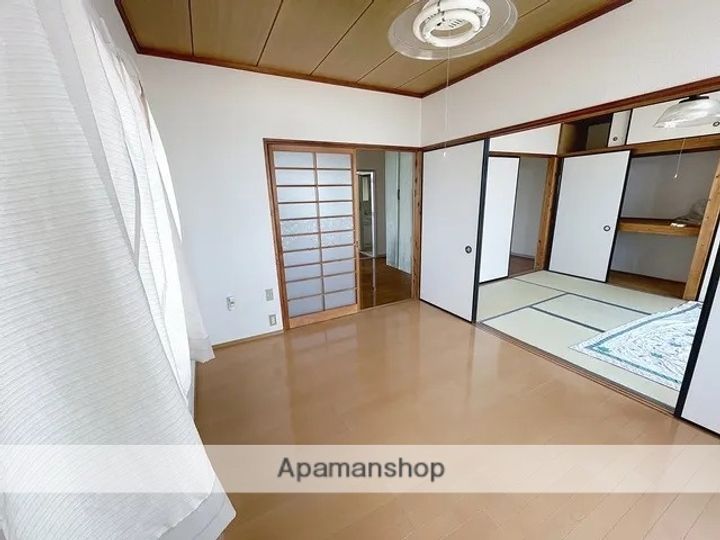 シャンポール双葉301の内装