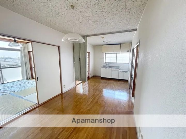 シャンポール双葉301の居間