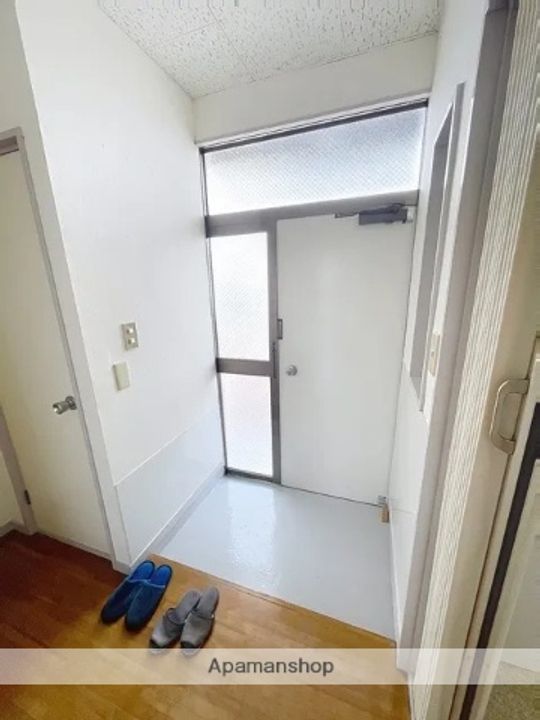 シャンポール双葉301の玄関