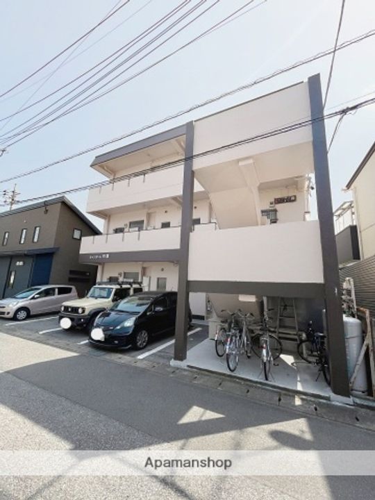 シャンポール双葉301の外観