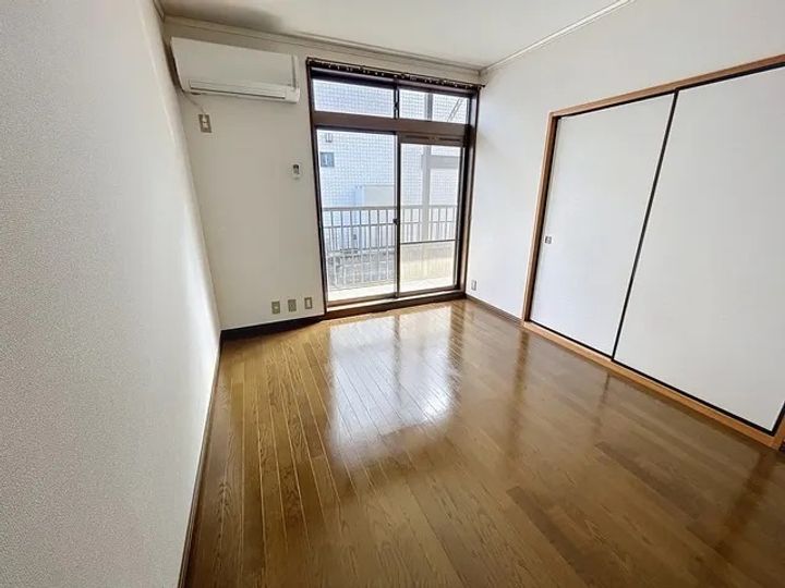 ラフォーレ101の居間