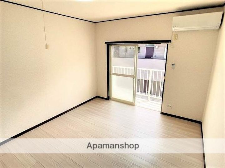 Eリバティハイツ203の居間