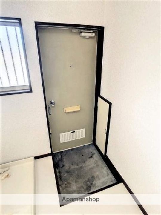 Eリバティハイツ203の玄関