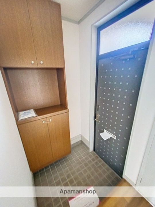 田崎ハイツ102の玄関