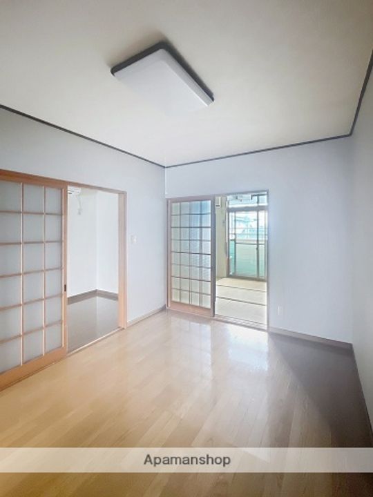 カサ・ベルデ市原202の居間